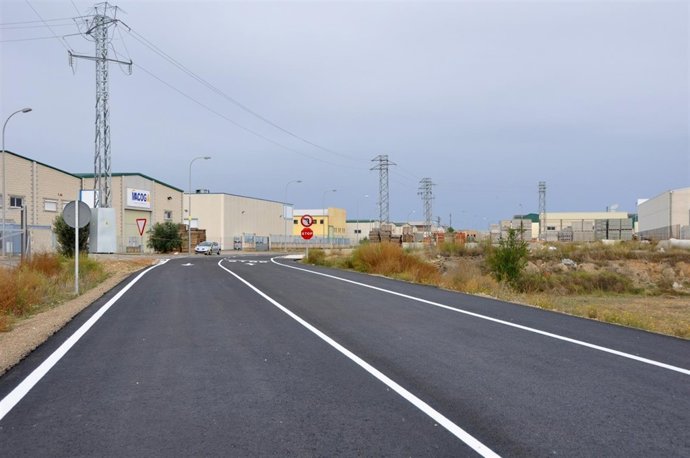 La vía mejora los accesos al polígono de Valdeferrín, en Ejea
