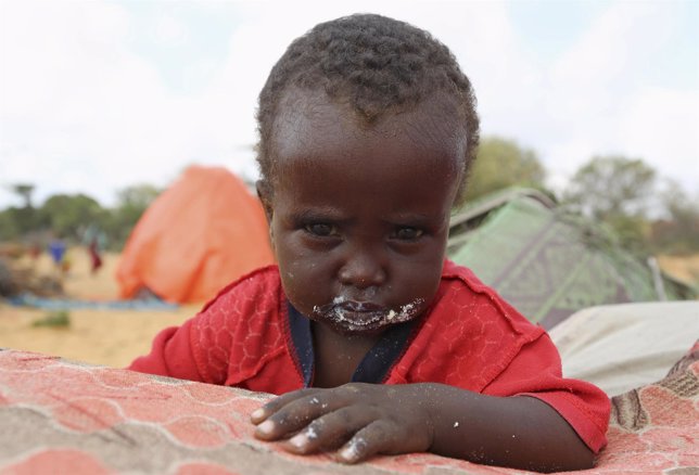 Un niño en un campod e refugiados de Somalia