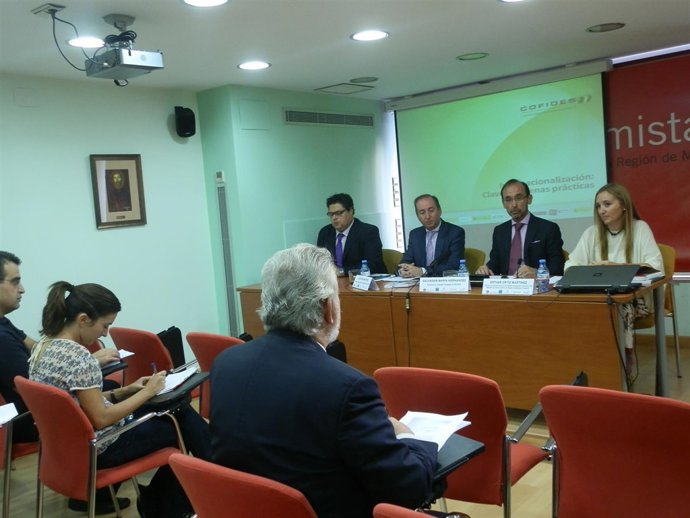 Salvador Marín en el centro      