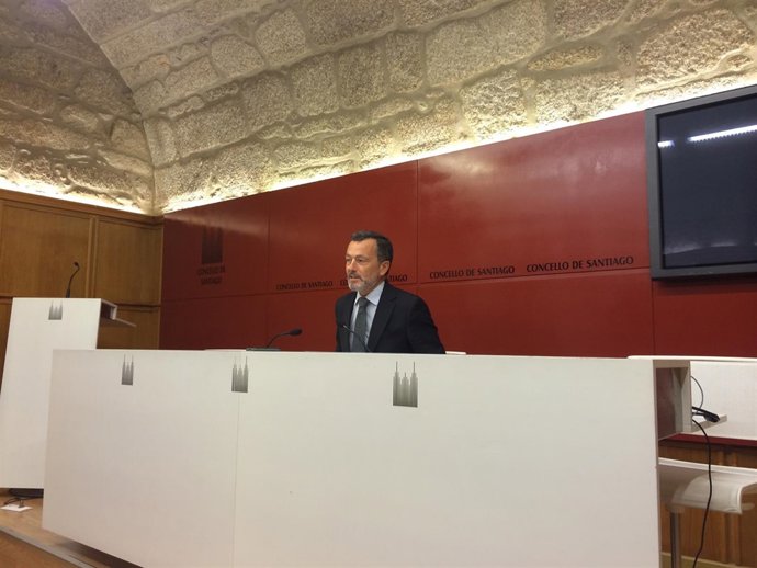 Agustín Hernández tras la Xunta de Goberno de Santiago