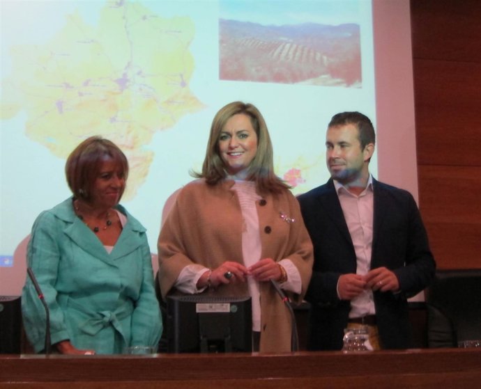 Purificación Gálvez, María Jesús Serrano y Julio Millán