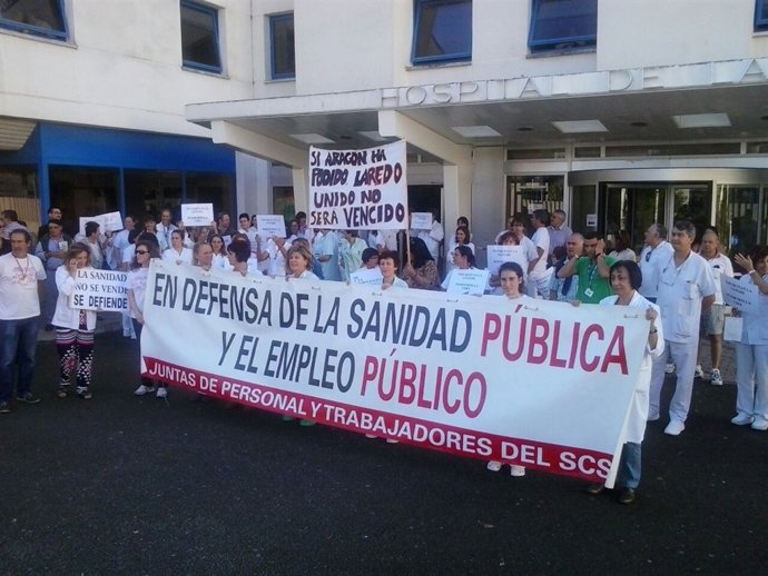 Concentración en el Hospital de Laredo