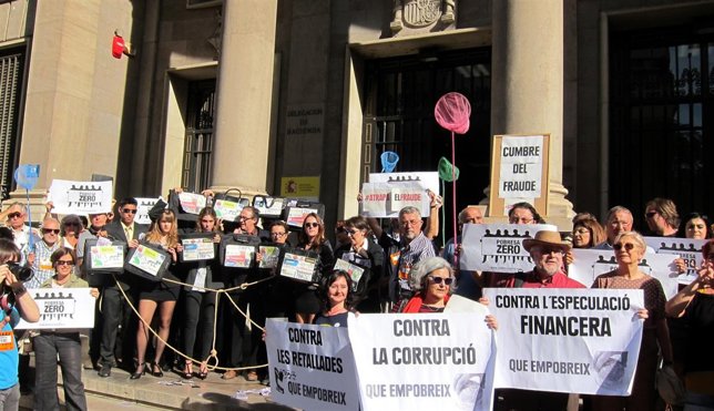 Protesta-Performance de Pobreza Cero en Hacienda (Valencia)