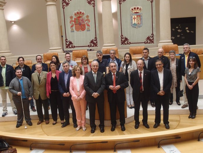 Ceniceros con una delegación de autoridades del Principado de Andorra