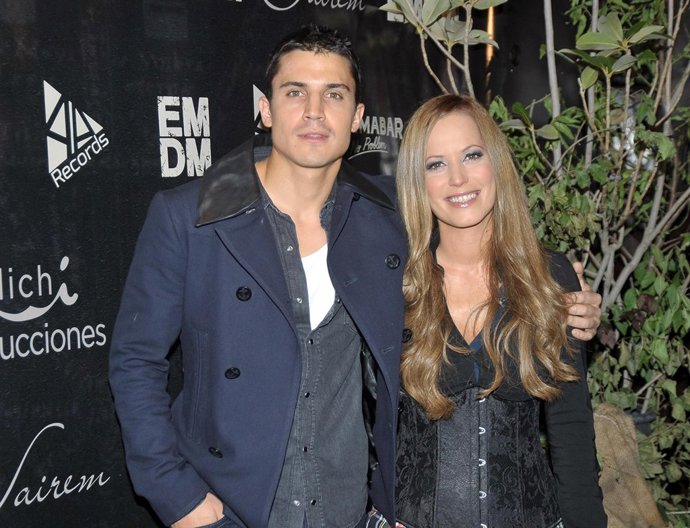 Alez González y su hermana Churi