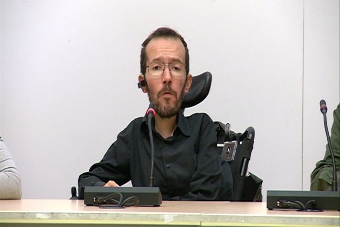 Echenique resta valor a divergencias en Podemos
