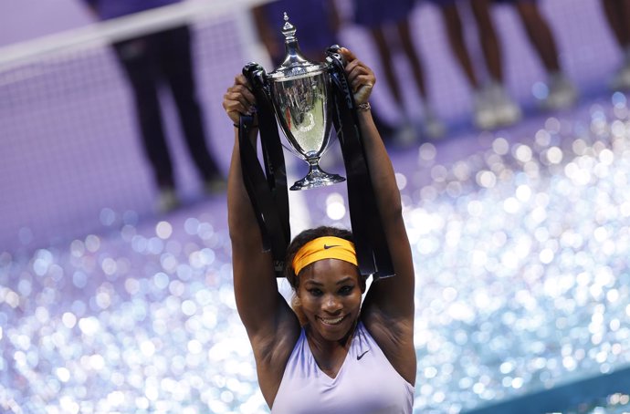Serena se impone a Na Li en el Masters y cierra una temporada brillante