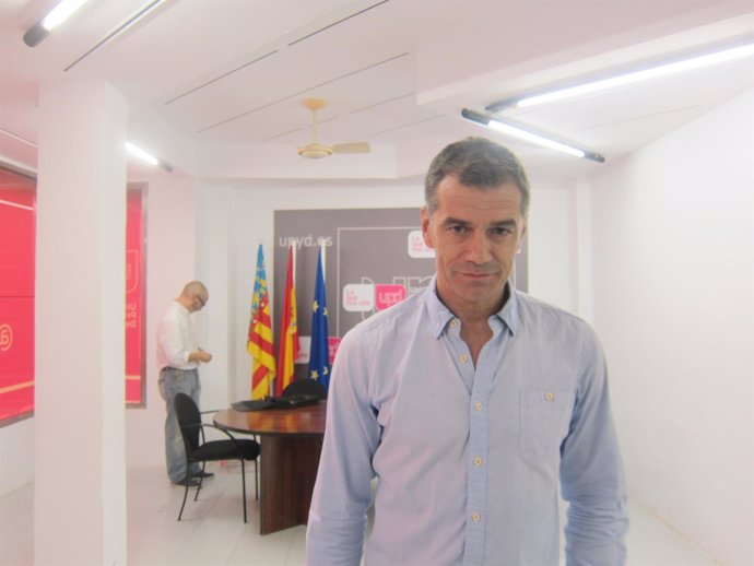 Toni Cantó en la sede de UPyD en Valencia