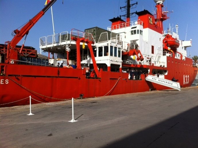 El Hespérides  en el Puerto de Cartagena