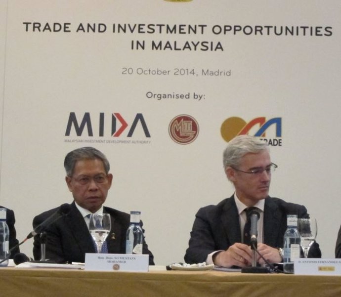El ministro de Comercio Internacional e Industria de Malasia, Mustapa Mohamed