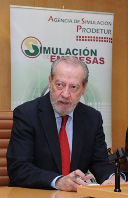 Villalobos en el programa de simulación de empresas.