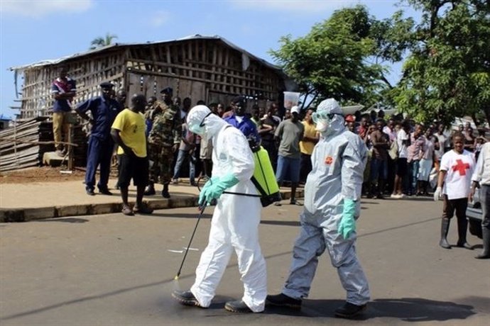 Llabores de desinfección contra l'ébola en Nixeria. 