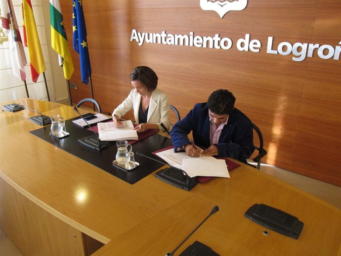 Gamarra y JIménez Gabarri firman el convenio