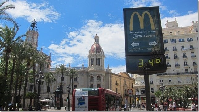 Termómetro marca 34 grados 