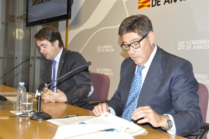 Los consejeros Roberto Bermúdez de Castro y Arturo Aliaga.