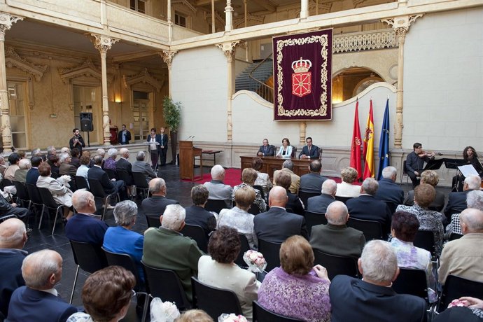 Barcina preside el acto de homenaje. 