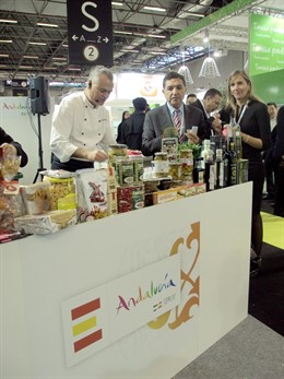 Gaspar Llanes y Vanessa Bernad, en el SIAL París 2014