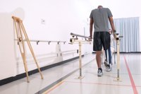 Un paciente con parálisis consigue andar tras trasplantarle células olfativas