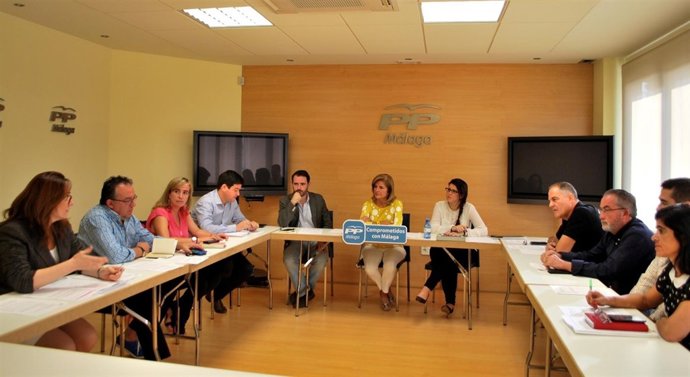Esperanza Oña PP reunión alcaldes