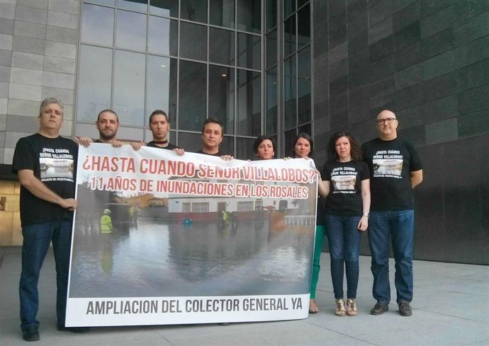 Protesta en la Diputación.