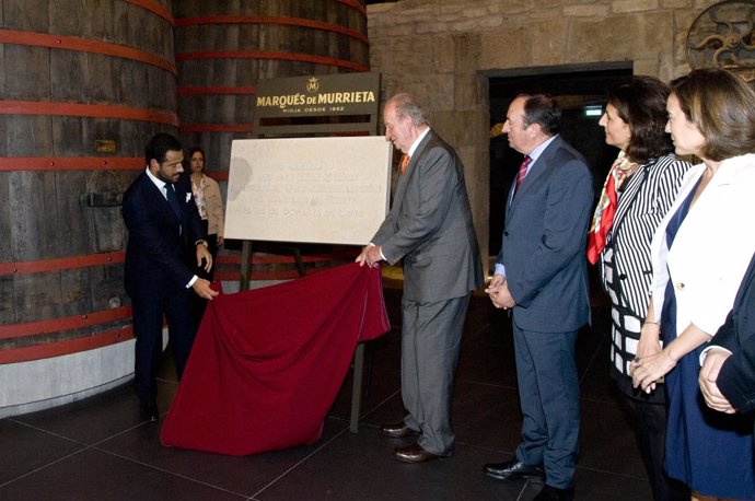 El Rey Juan Carlos inaugura Castillo de Ygay en presencia del conde de Creixel