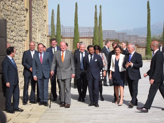 El Rey don Juan Carlos inaugura Castillo de Ygay en presencia de Sanz