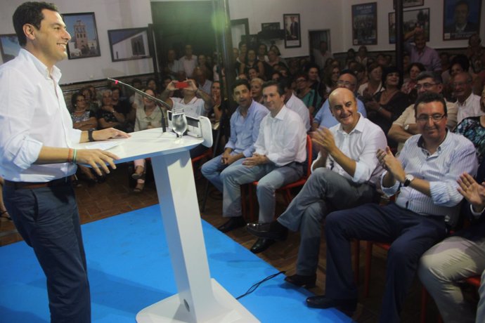 El presidente del PP-A, Juanma Moreno, en Lepe (Huelva)