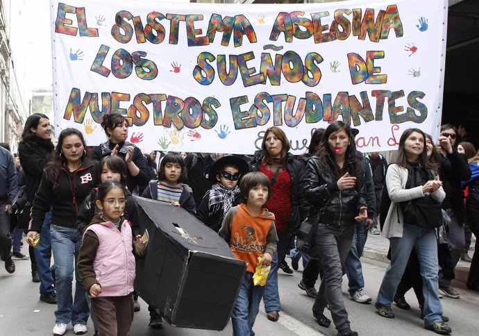 Huelga Nacional En Chile Por Una Reforma De La Educación