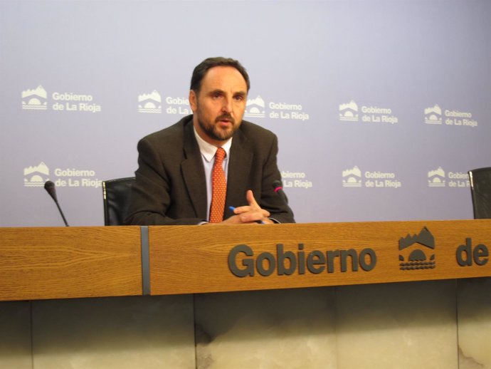El director general de Calidad Ambiental, José María Infante, analiza residuos