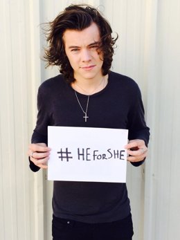 Harry Styles apoyando la campaña HeforShe