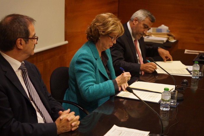 La consellera I.Rigau y el dtor.Grl.De Nestlé L.Dereux 