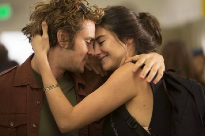 Shailene Woodley cómoda con su escena erótica