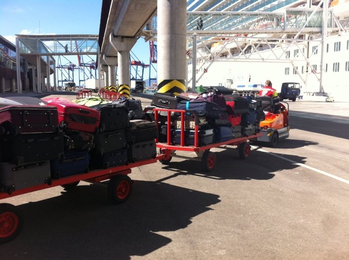 Traslado de equipaje desde aeropuerto málaga al puerto operativa pionera crucero
