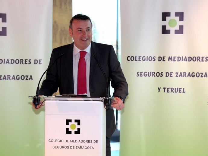 El presidente del Colegio de Mediadores de Seguros de Zaragoza, José Luis Mañero