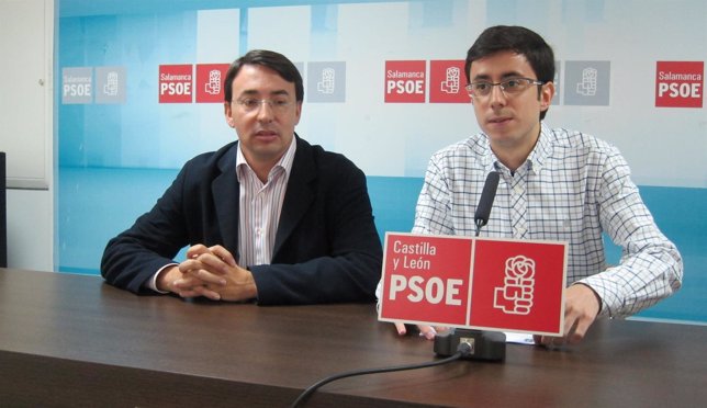 José Luis Mateos (derecha) junto a Fernando Pablos en una rueda de prensa