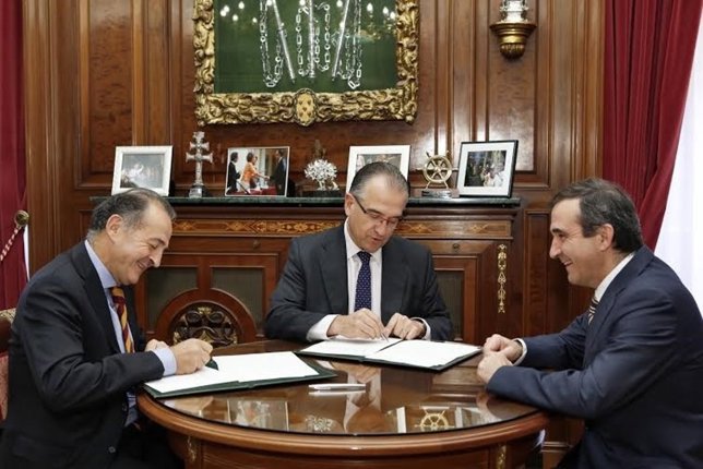 Firmado un convenio para ampliar el plazo de traslado del matadero.