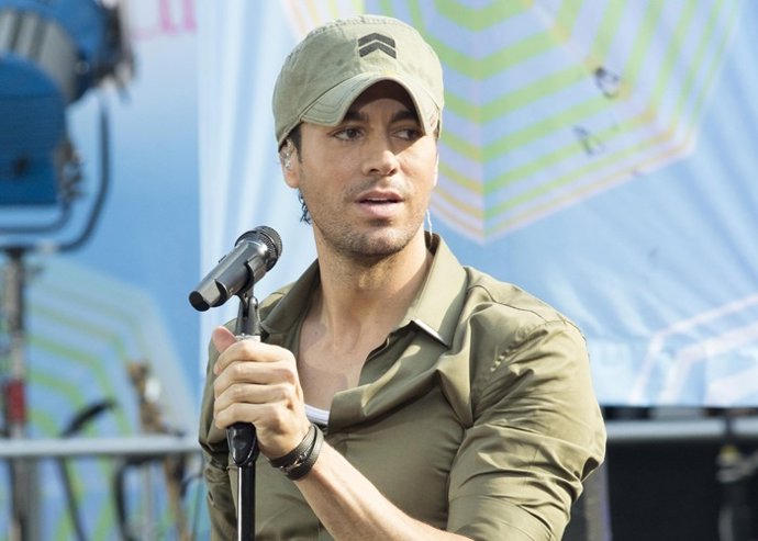 Enrique Iglesias y gana el EMA como Mejor Artista Español 2014... ¡A por el Mejo