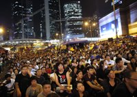 Las barricadas pasan a ser un campamento organizado en Hong Kong