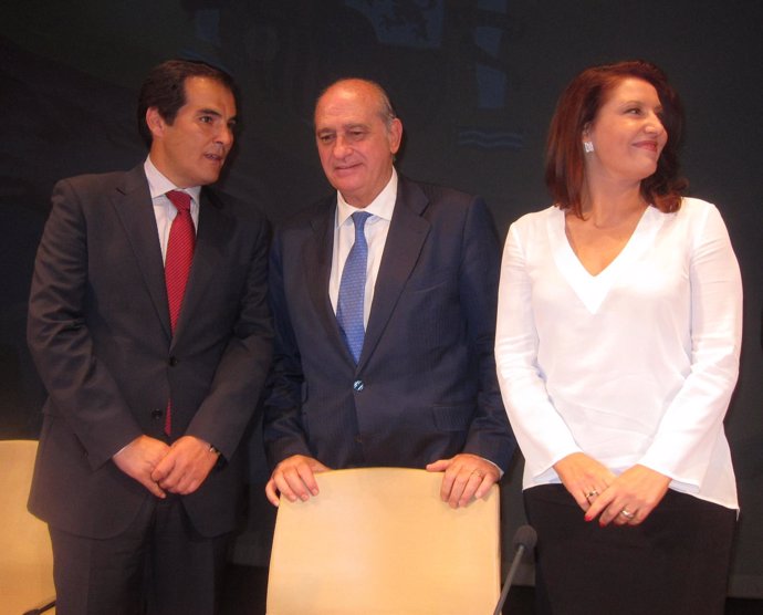 José Antonio Nieto con Jorge Fernández Díaz y Carmen Crespo