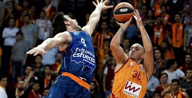 Una mala primera parte condena a Valencia Basket