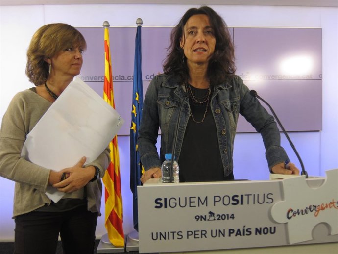 Las dirigentes de CDC Meritxell Borràs y Mercè Conesa. 