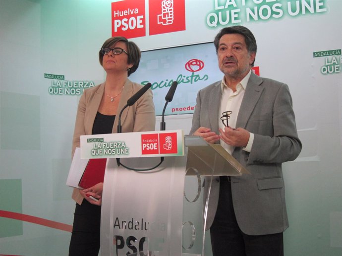 Los diputados socialistas Javier Barrero y María José Rodríguez. 