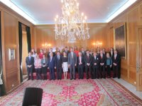 Doña Letizia se preocupa por la ganadería asturiana en su audiencia con los premios Medalla de Asturias