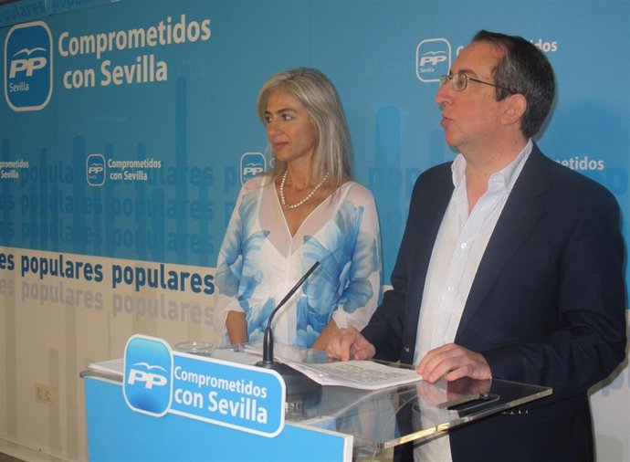 Patricia del Pozo y Rafael Salas en rueda de prensa 