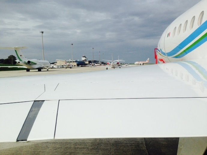 Aeropuerto de Asturias, avión