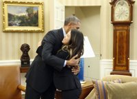Obama recibe en la Casa Blanca a la enfermera Nina Pham, curada de ébola