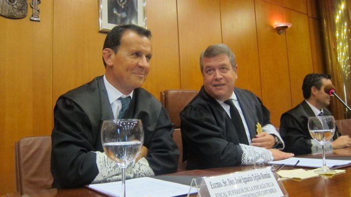 El fiscal superior (a la izquierda) con el presidente del TSJC 