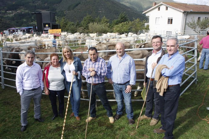 La consejera de Ganadería en la feria de Lerones