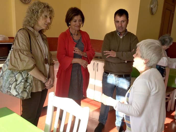 Eva Díaz Tezanos y Puerto Gallego visitan la Fundación Obra San Martín