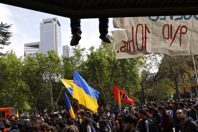 Estudiantes se manifiestan en Chile